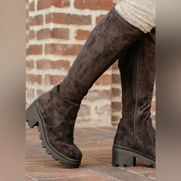 Yellow Box Talina Boot size 9.5 NWOT - Picture 2 of 8